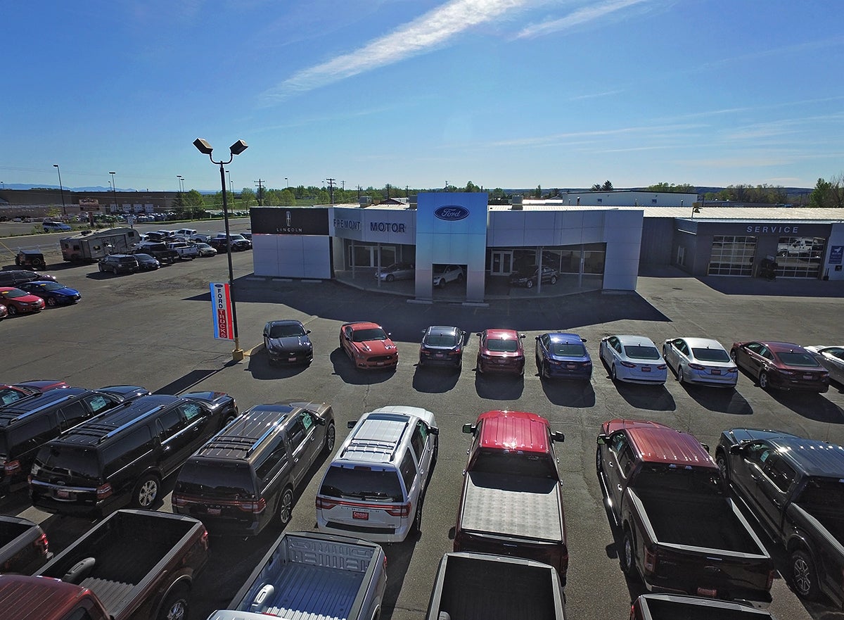 Fremont Ford Riverton dealership showroom and vehicle lot on North Federal Boulevard in Riverton, Wyoming